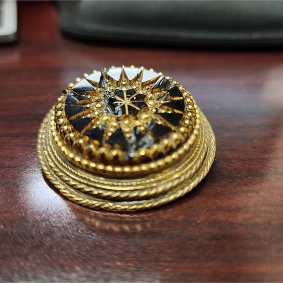 Vintage Robert Black Glass and Gold Metal Brooch/Pendant - Picture 8 of 11